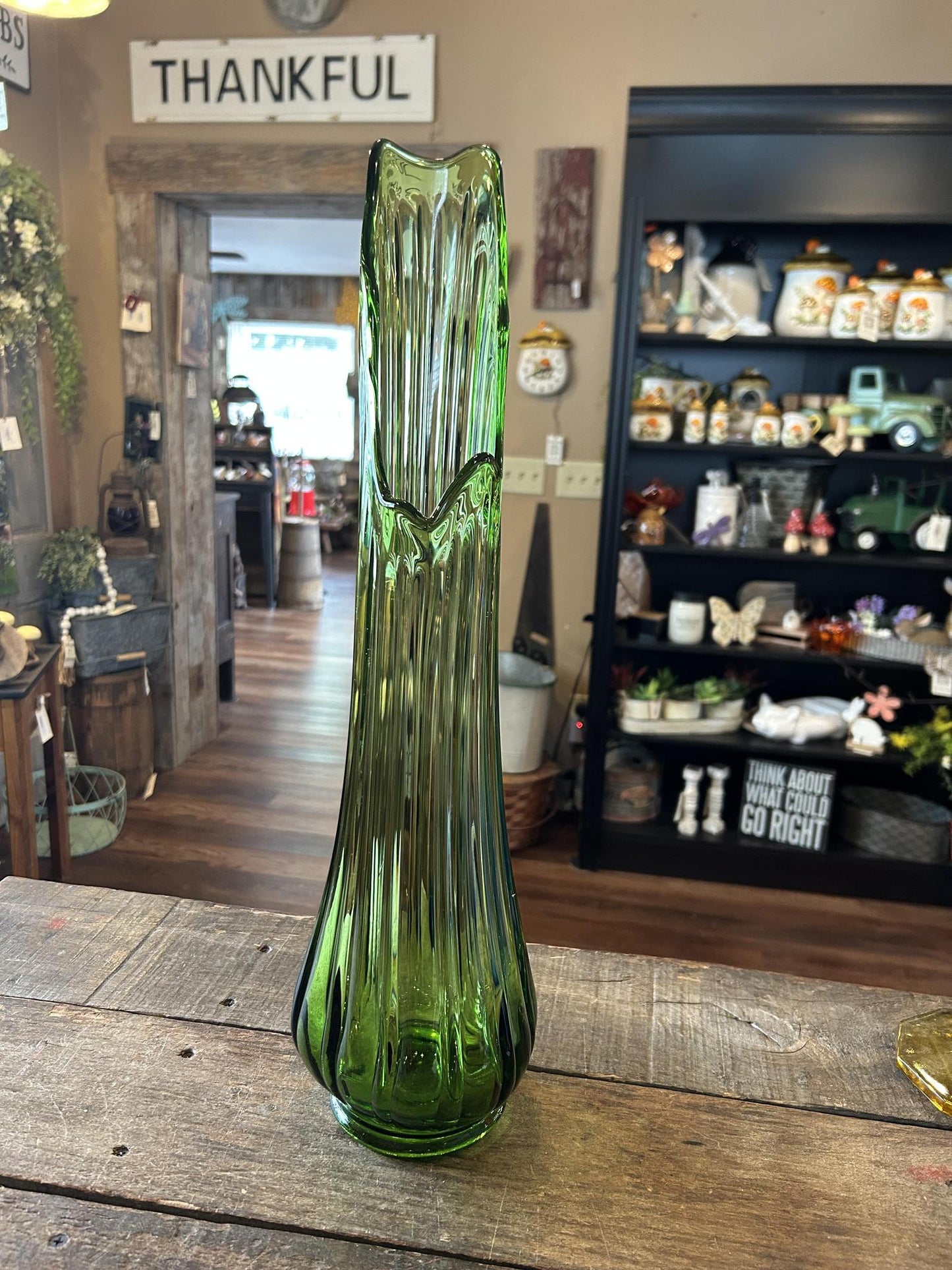 Vintage L.E. Smith Simplicity Fat Bottom Swung Glass Vase – Avocado Green